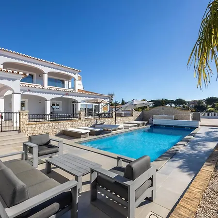 Beautiful Carvoeiro - 4 Bedrooms - Valley Sun - Private Pool And Panoramic Ocean Views - Algarve Villa